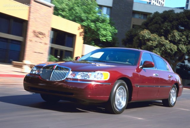 Lincoln Town Car Foto 2