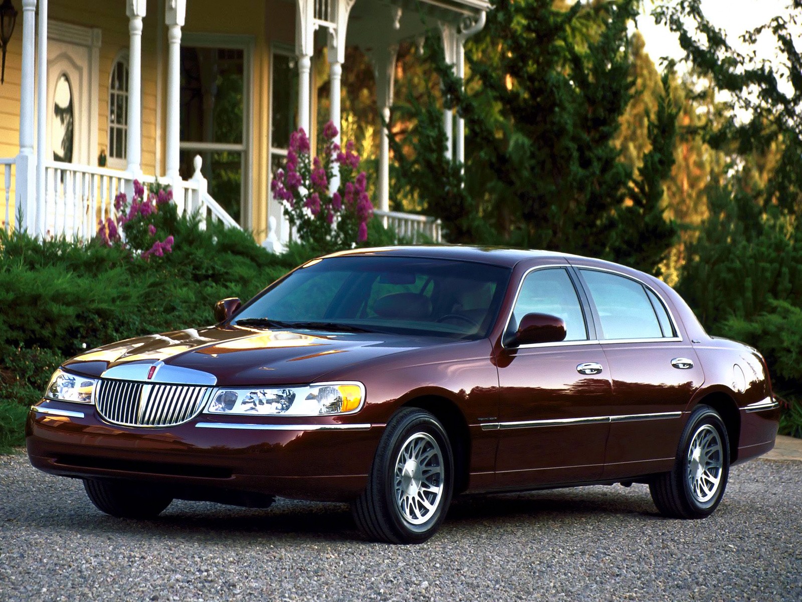 Lincoln Town Car photo 21