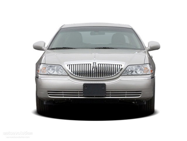 LINCOLN Town Car