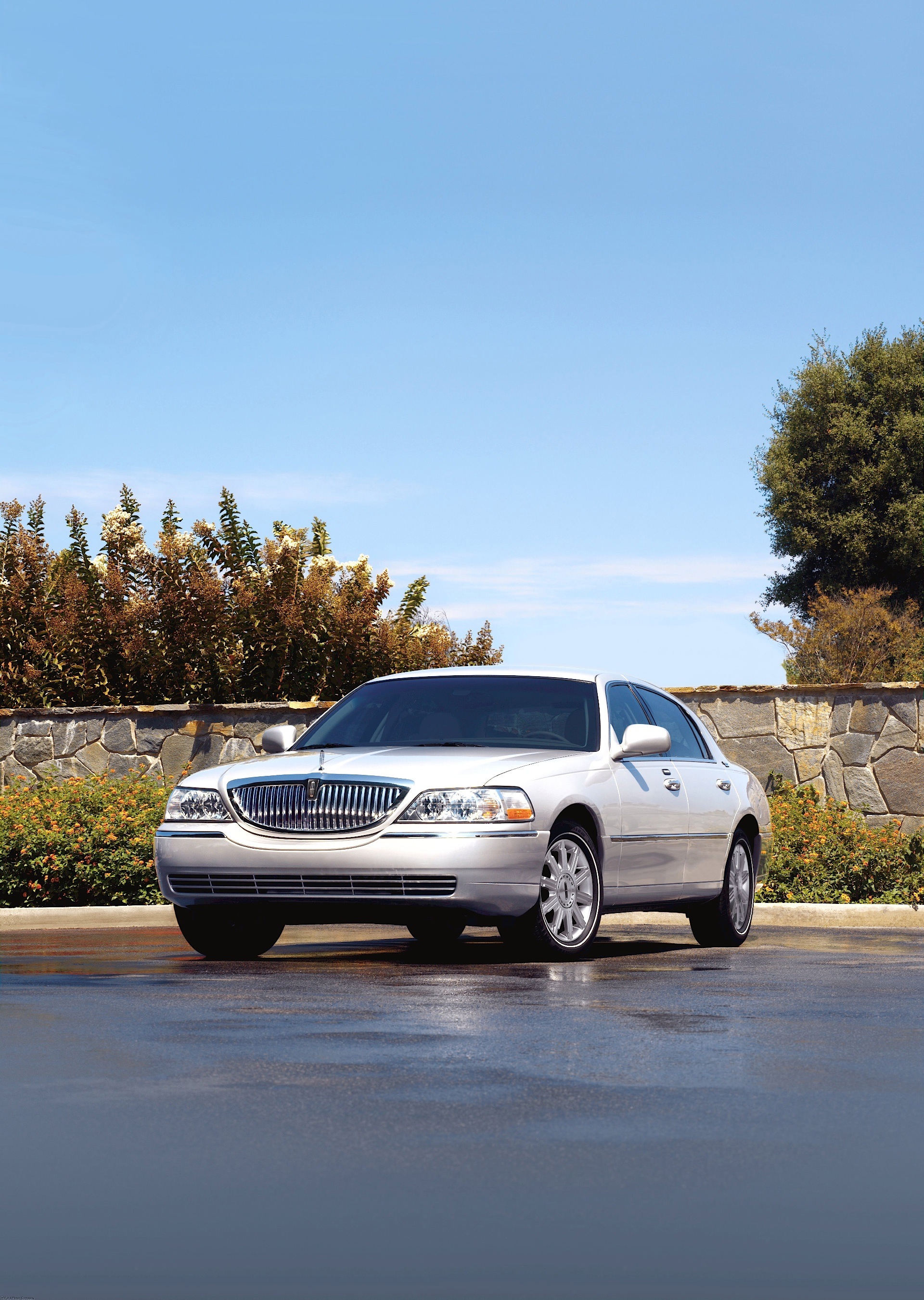 Lincoln Town Car photo 12