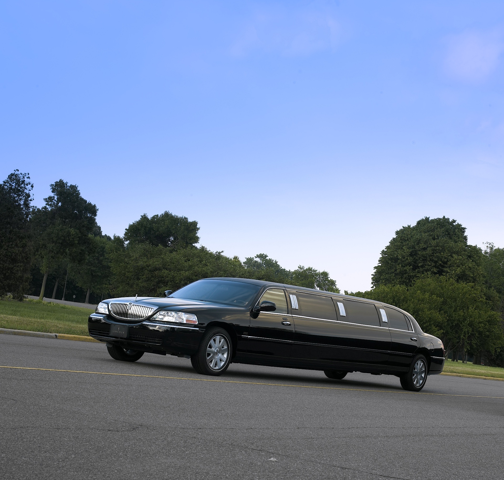 Lincoln Town Car photo 16