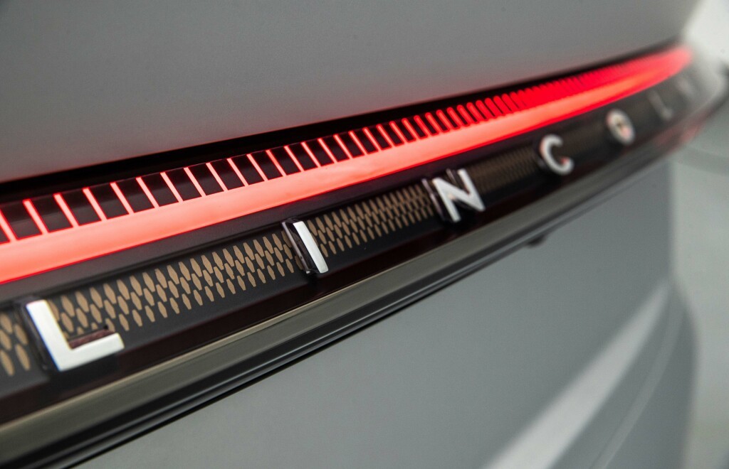 Lincoln Zephyr photo 12