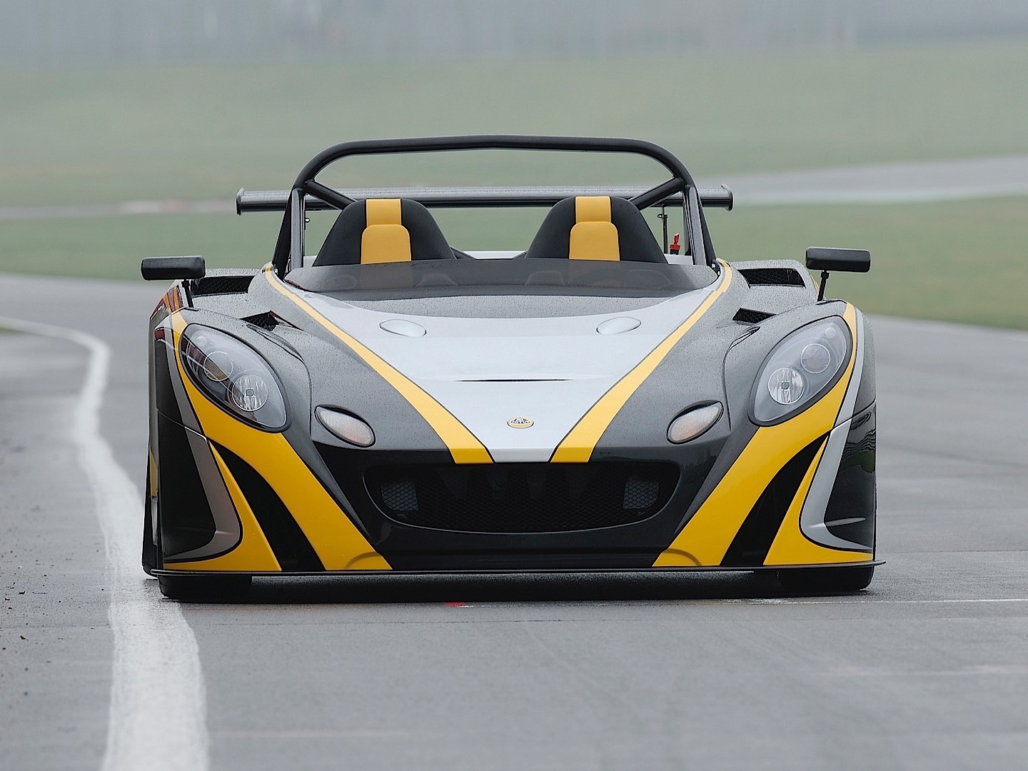 Lotus 2 Eleven photo 16