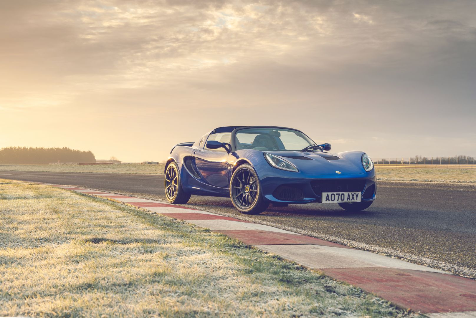 Lotus Elise photo 4