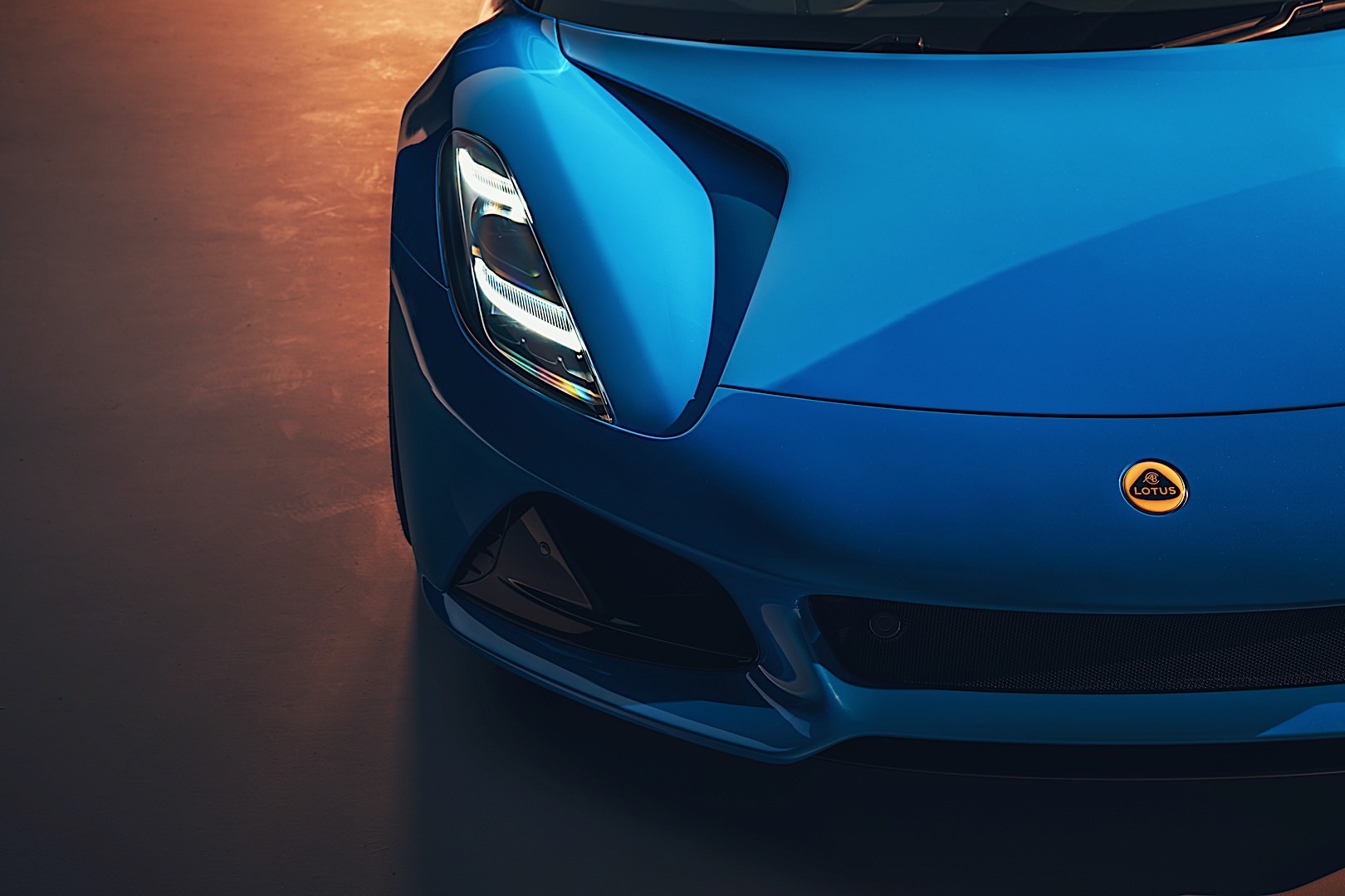 Lotus Emira photo 14