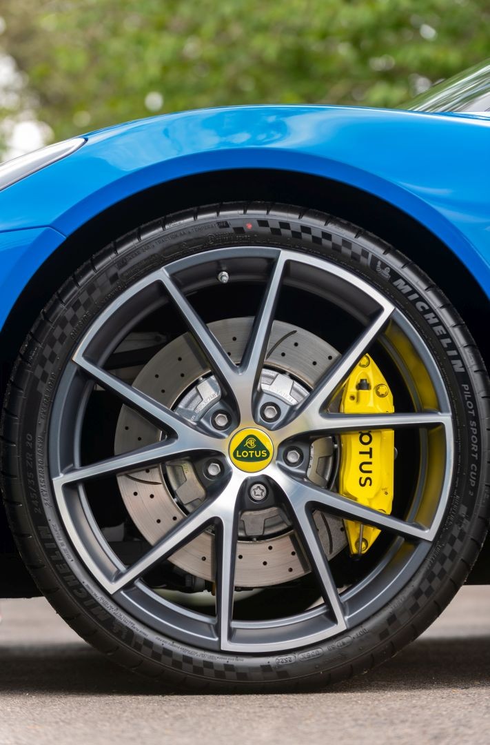 Lotus Emira photo 32