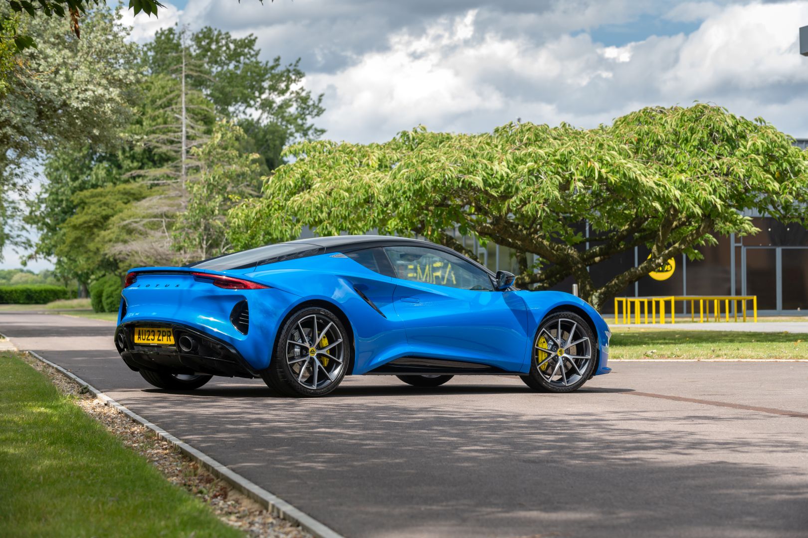 Lotus Emira photo 36