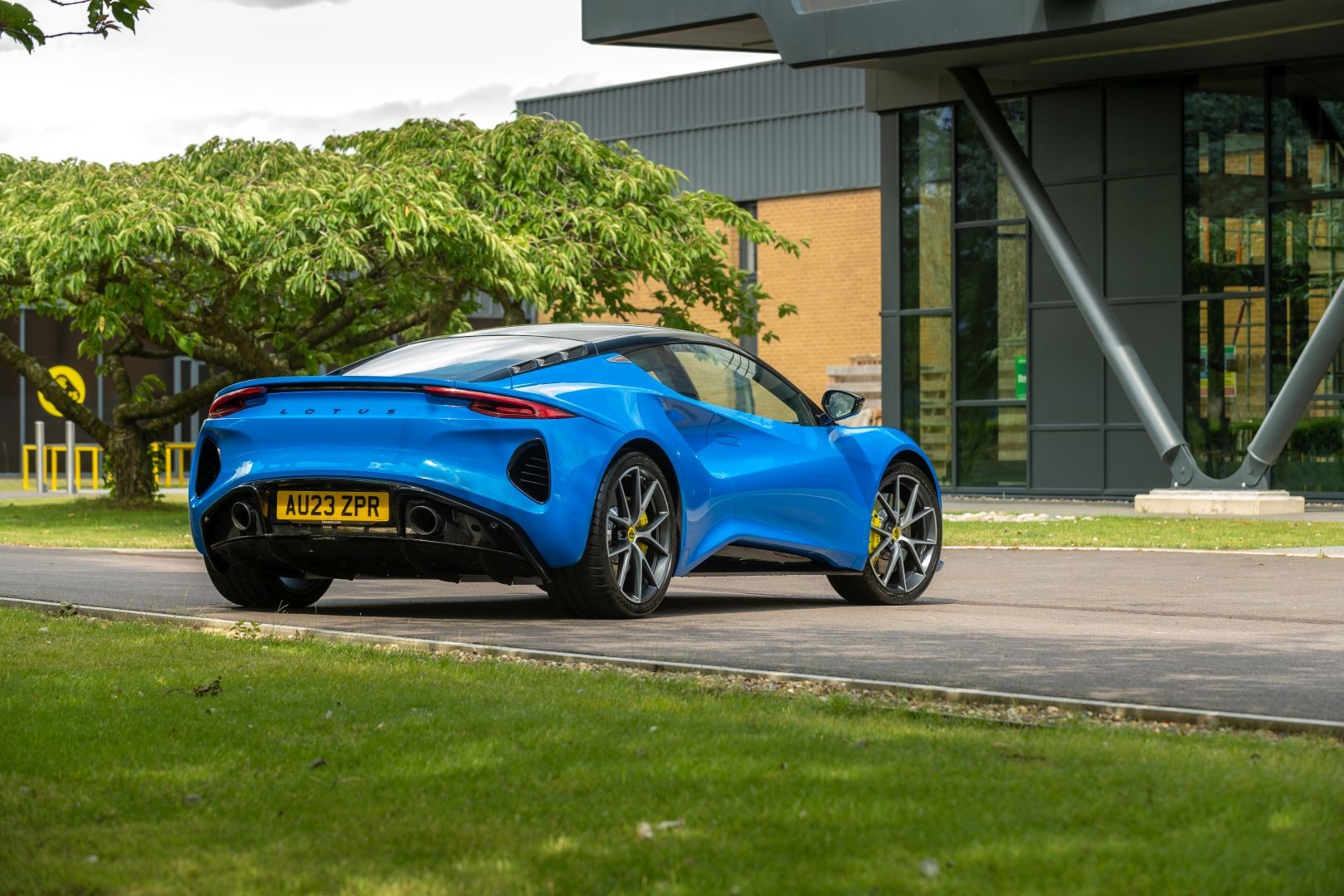 Lotus Emira photo 37