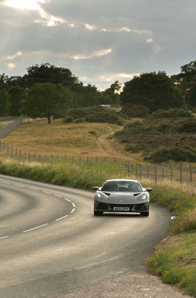 Lotus Emira Foto 43