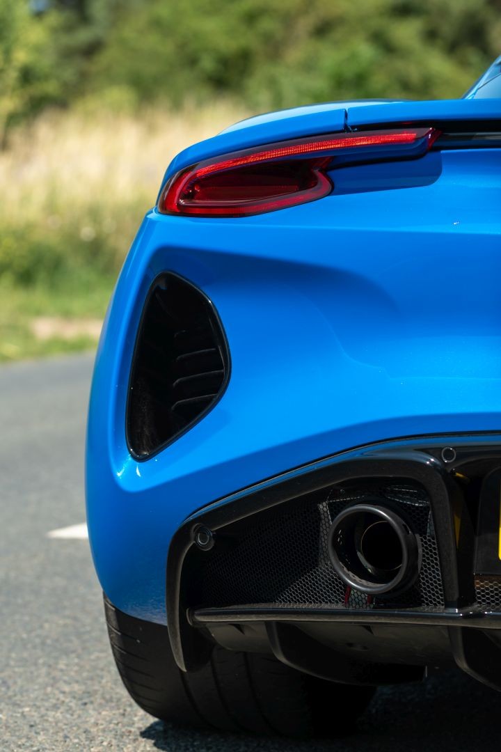 Lotus Emira photo 52