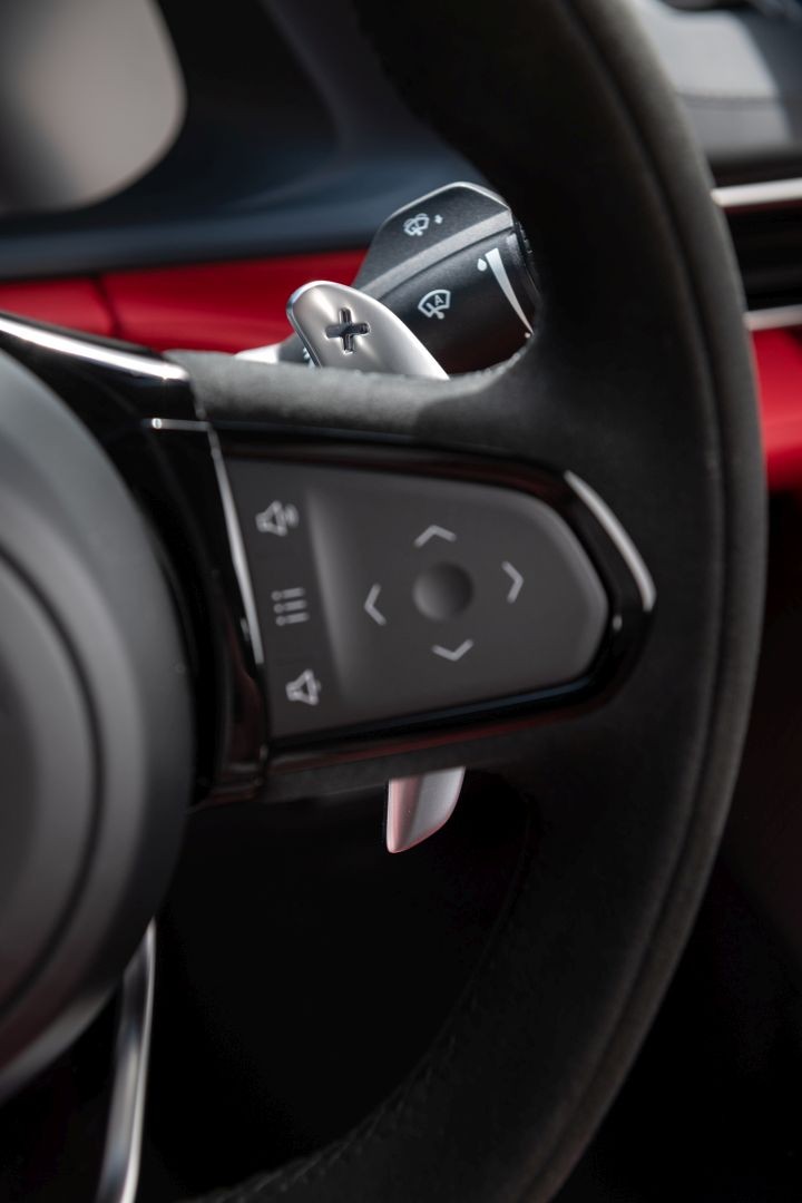 Lotus Emira photo 82