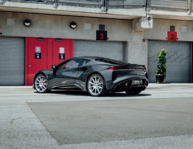 Lotus Emira Foto 4