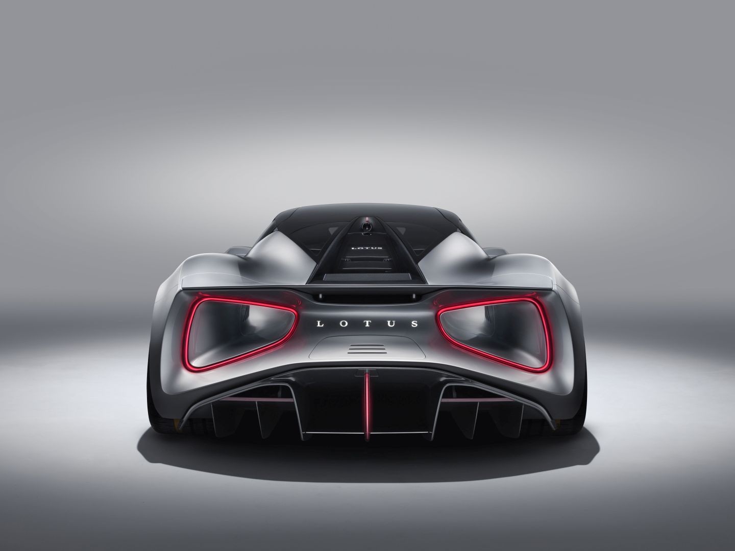 Lotus Evija photo 9