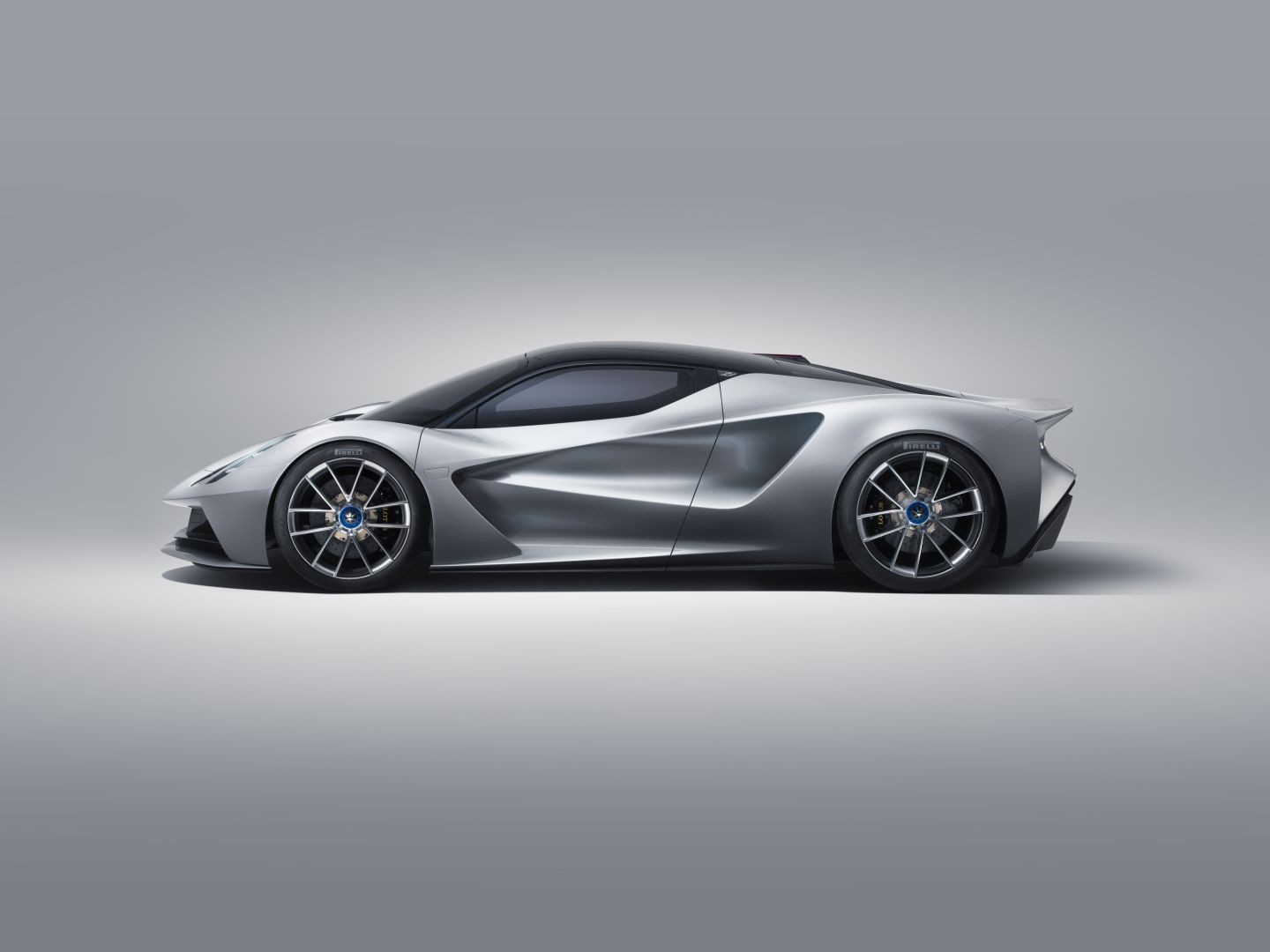 Lotus Evija photo 11