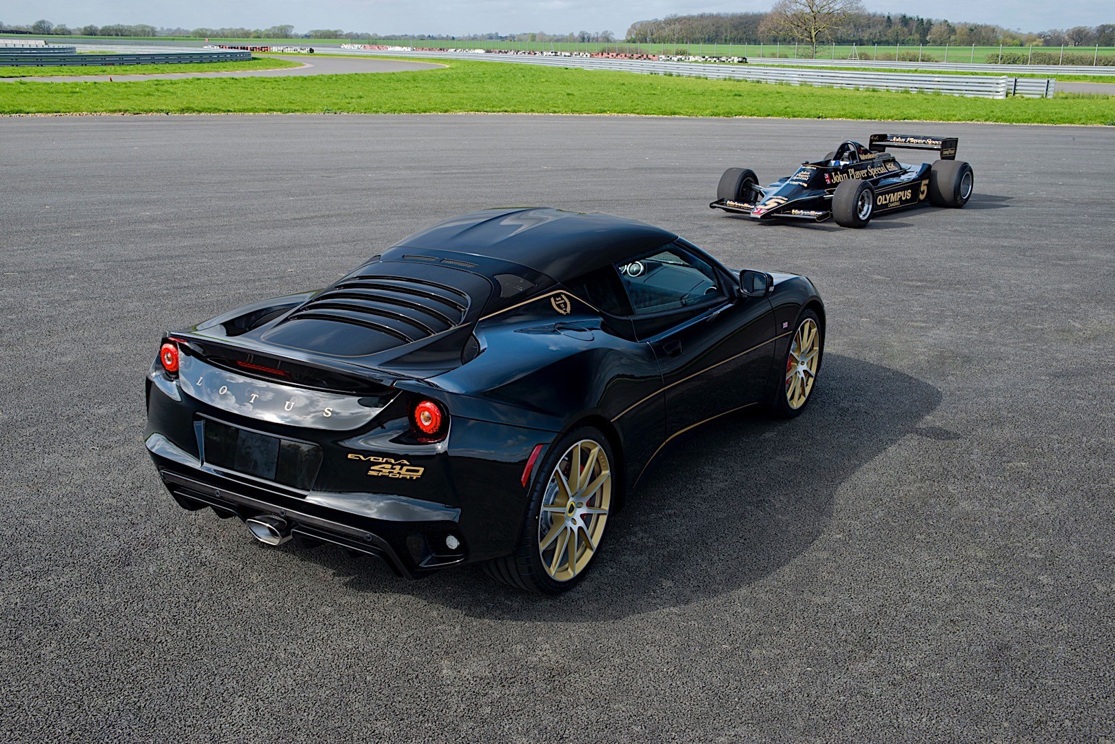 Lotus Evora photo 11