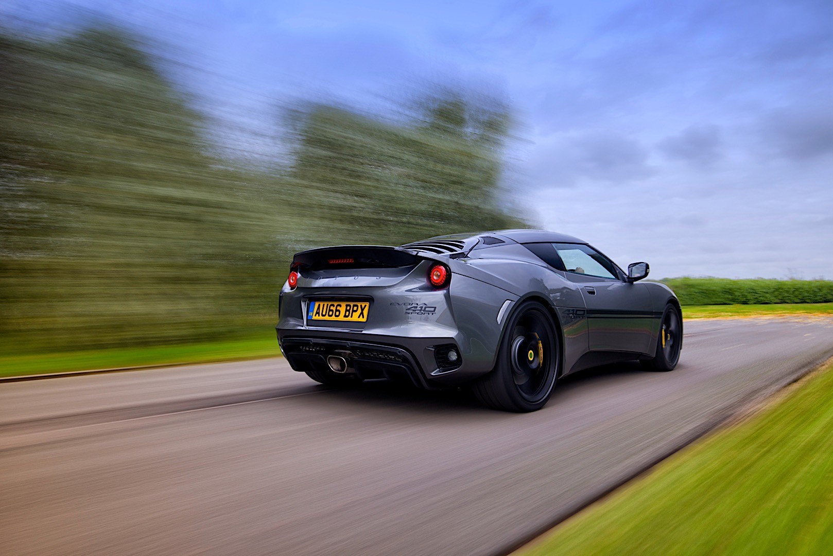 Lotus Evora photo 2