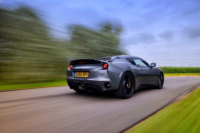 Lotus Evora photo 2