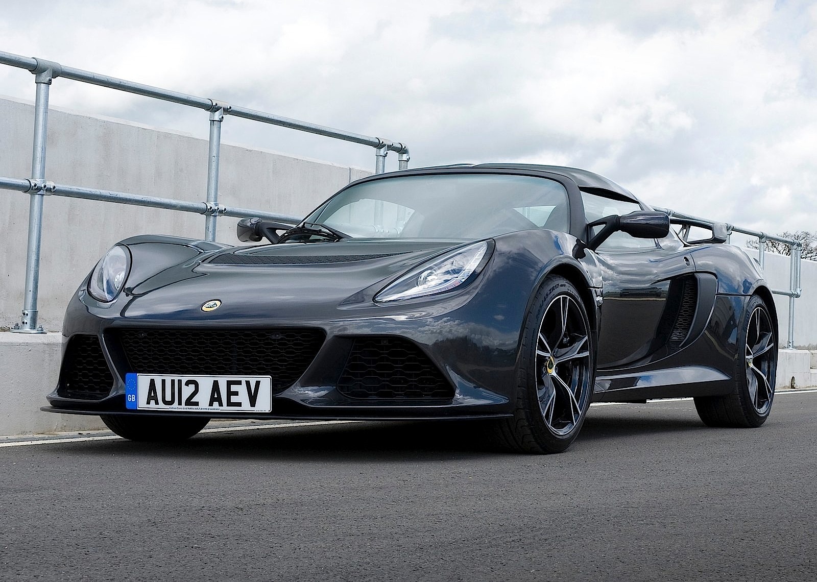 Lotus Exige photo 2