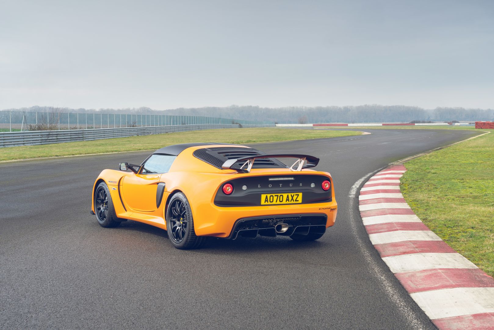 Lotus Exige photo 6