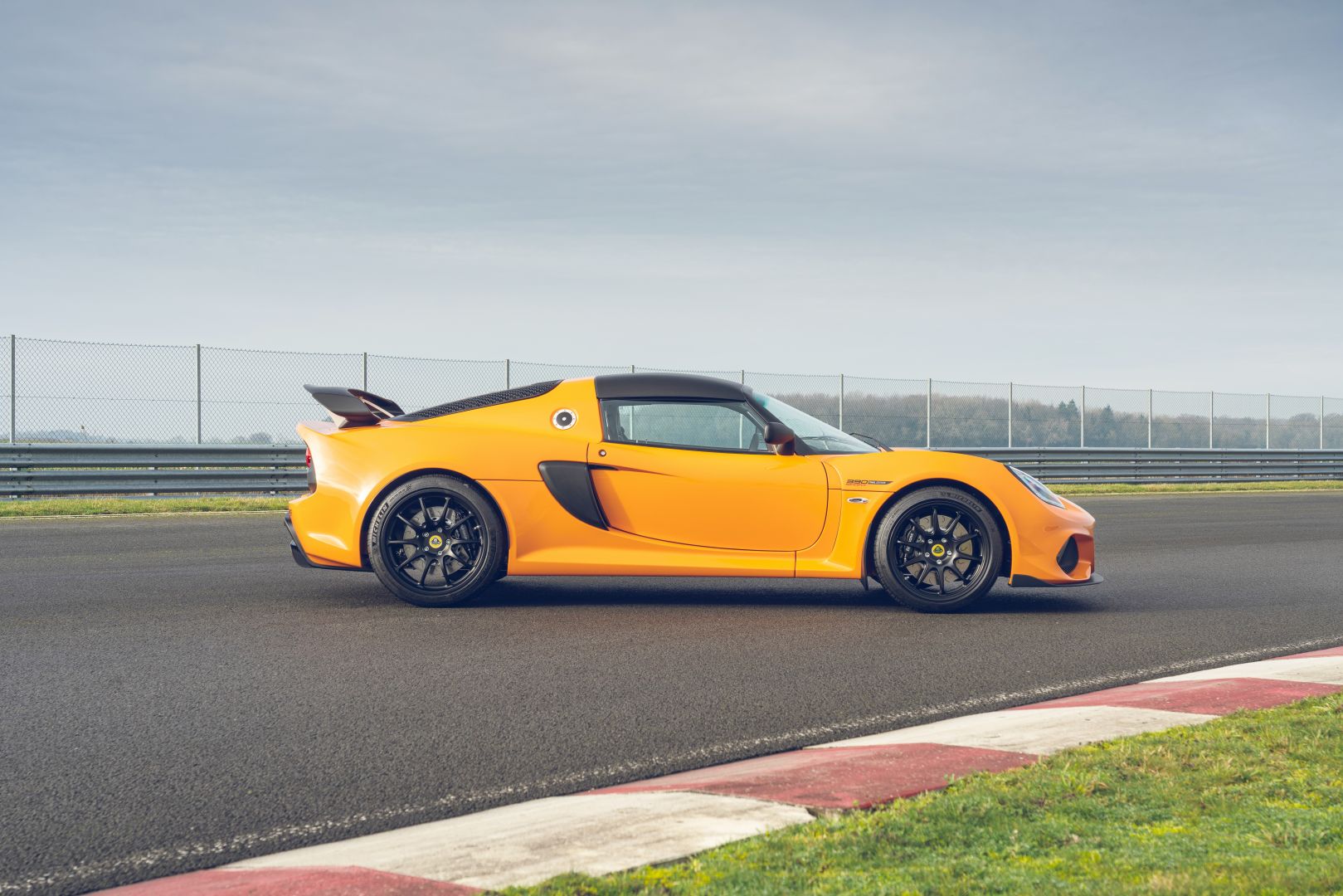 Lotus Exige photo 8