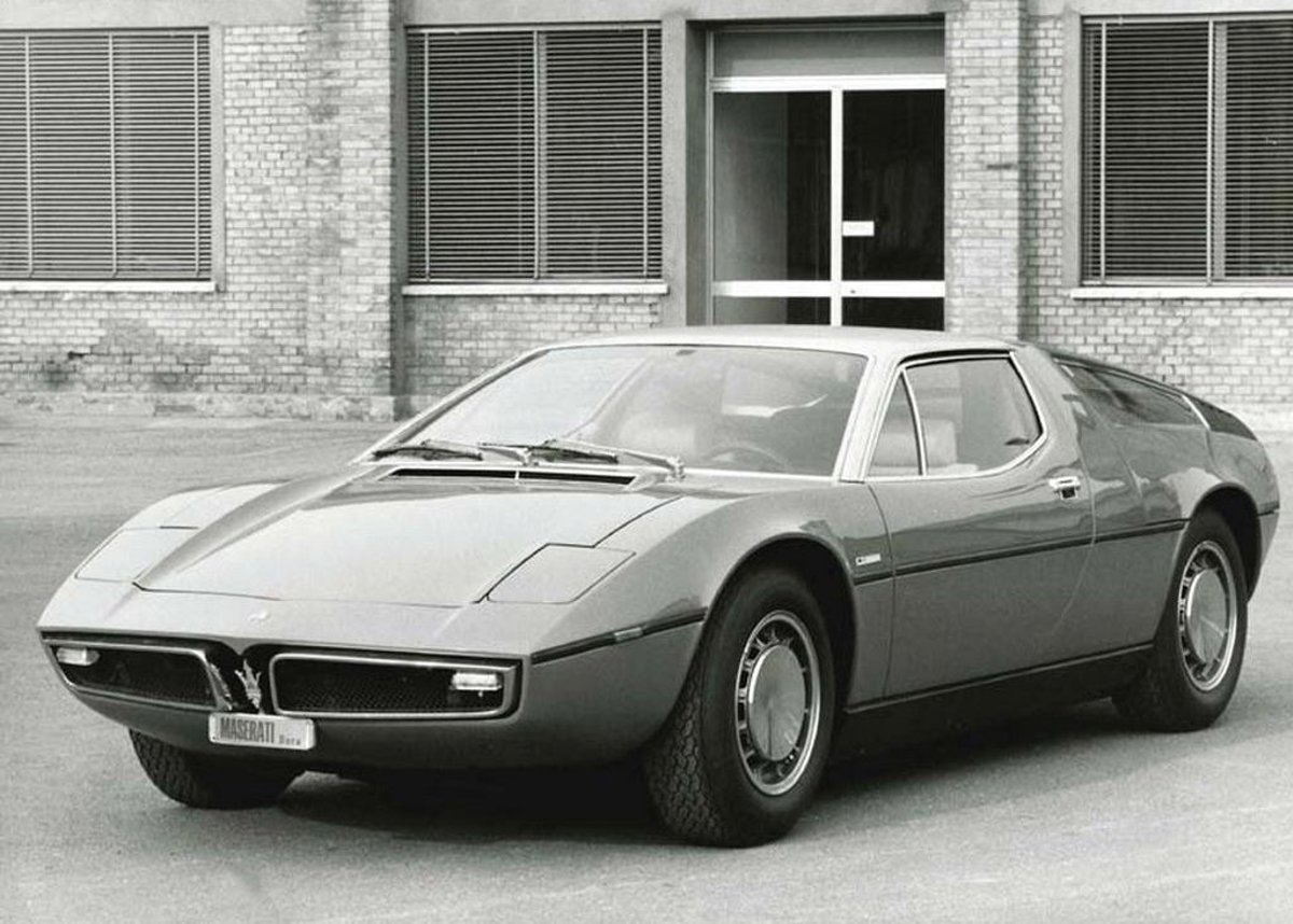 Maserati MASERATI Bora 4.9L V8 5MT (280 HP)