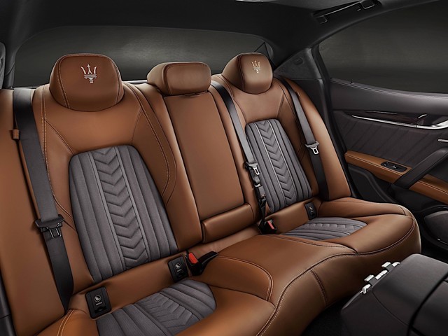 Maserati Ghibli photo 42