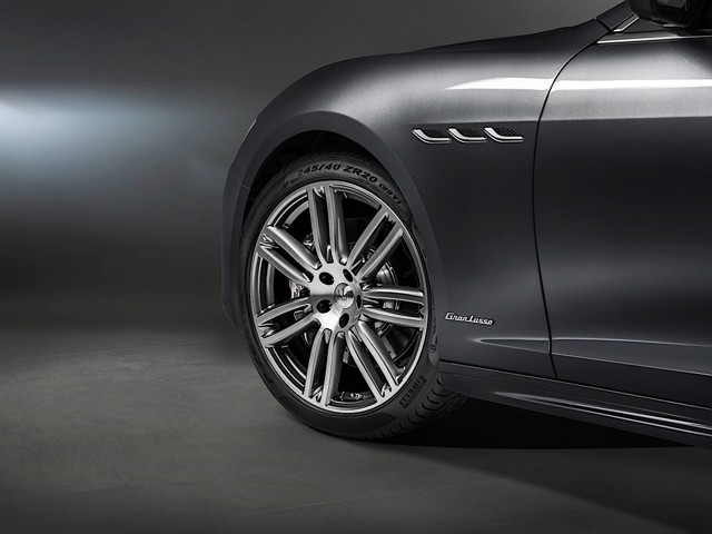 Maserati Ghibli photo 19