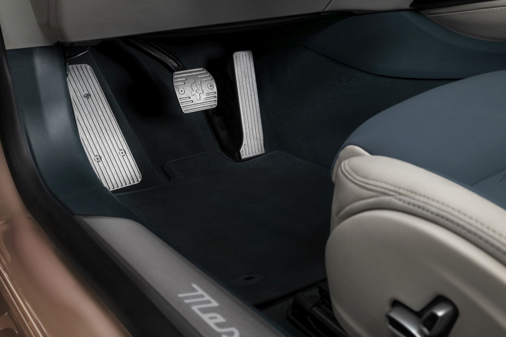 Maserati Grancabrio photo 46