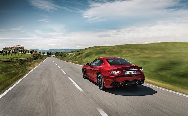 Maserati Granturismo photo 12