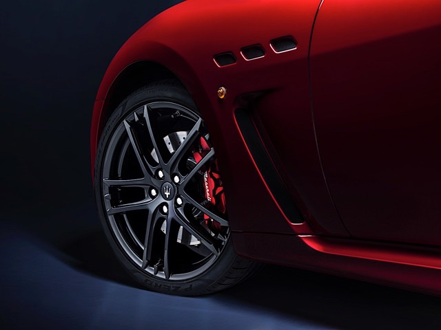 Maserati Granturismo photo 3