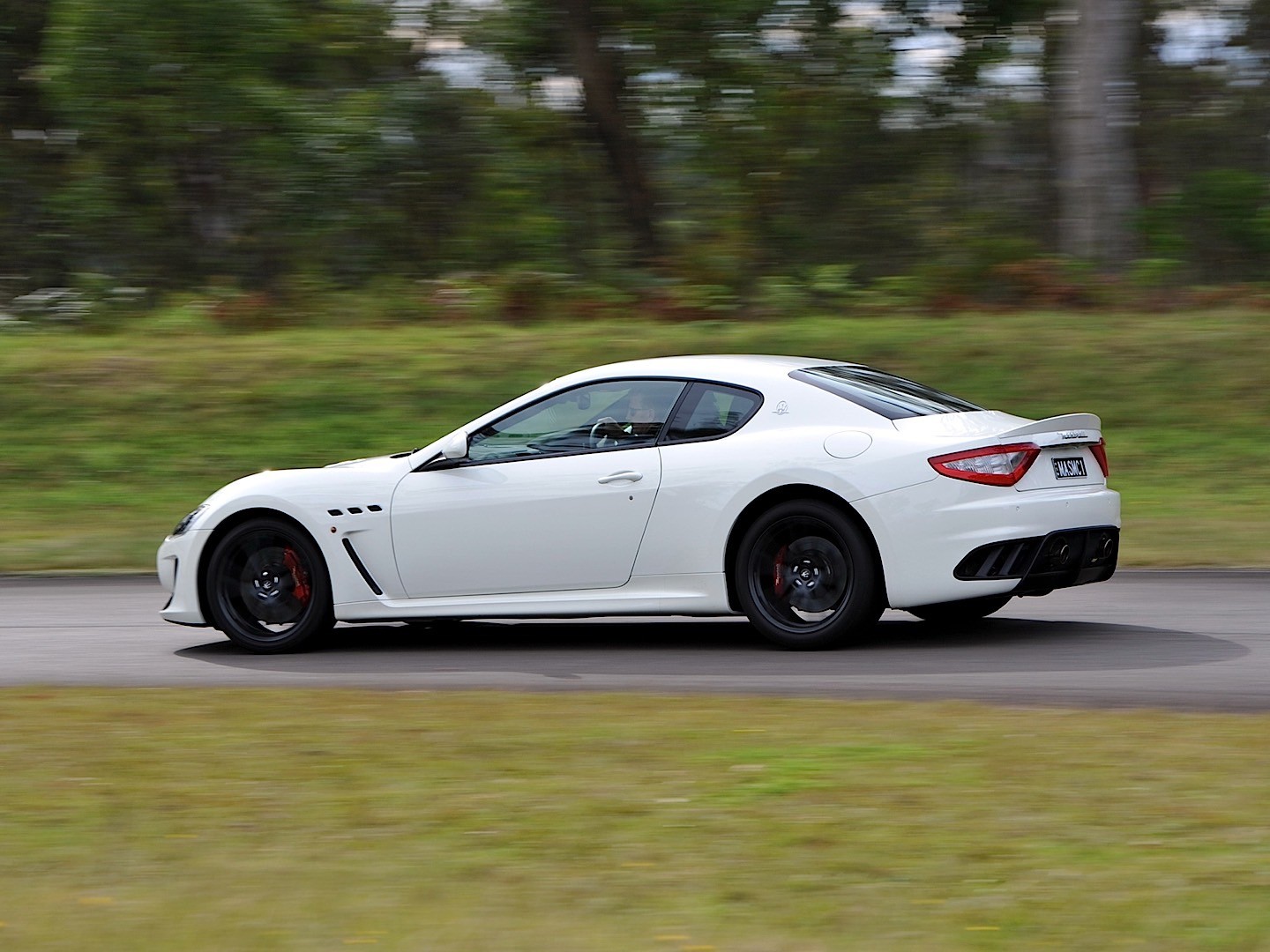 Maserati Granturismo photo 10