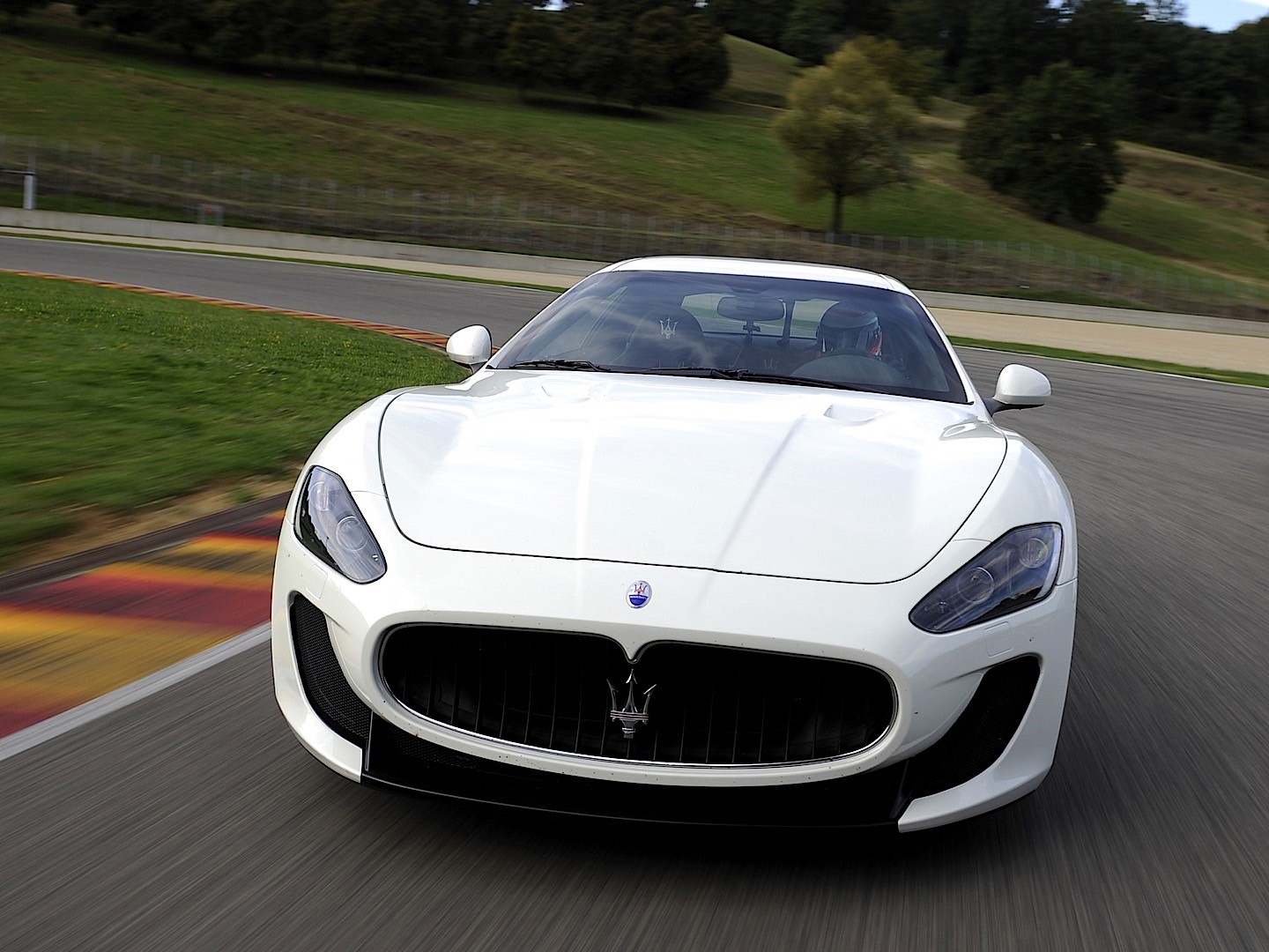Maserati Granturismo photo 13