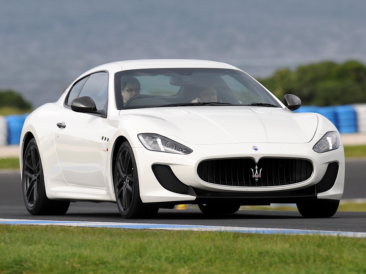 Maserati Granturismo photo 14