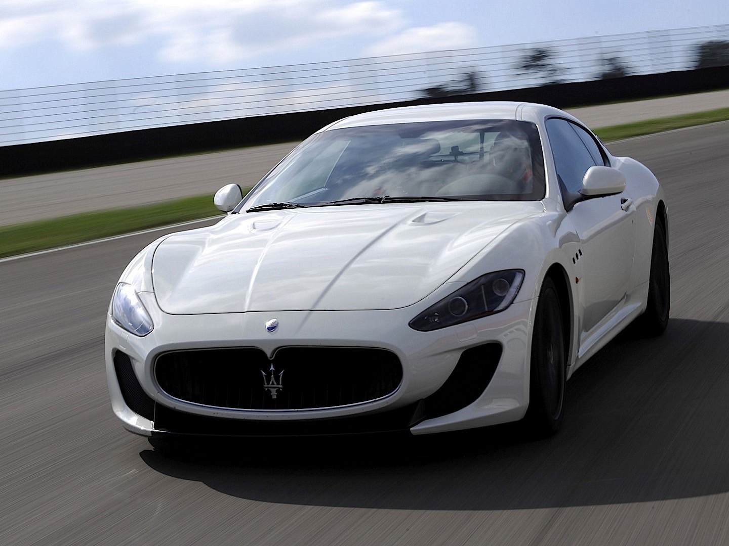 Maserati Granturismo photo 17