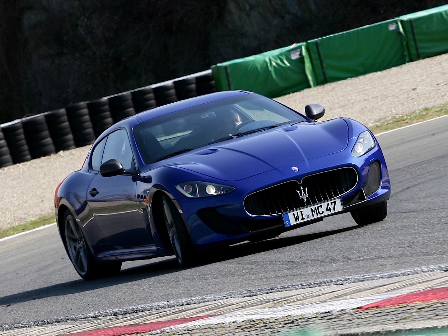 Maserati Granturismo photo 25