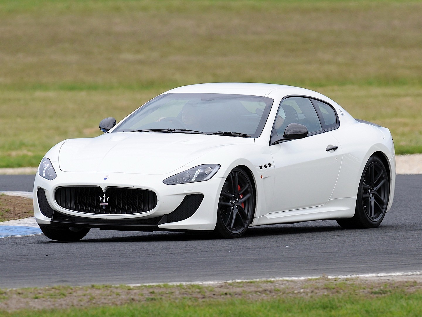 Maserati Granturismo photo 40
