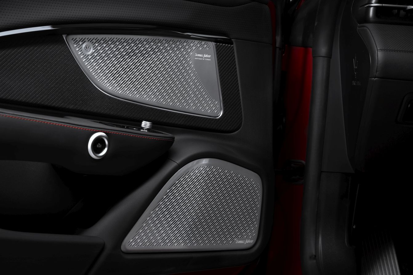 Maserati Granturismo photo 34