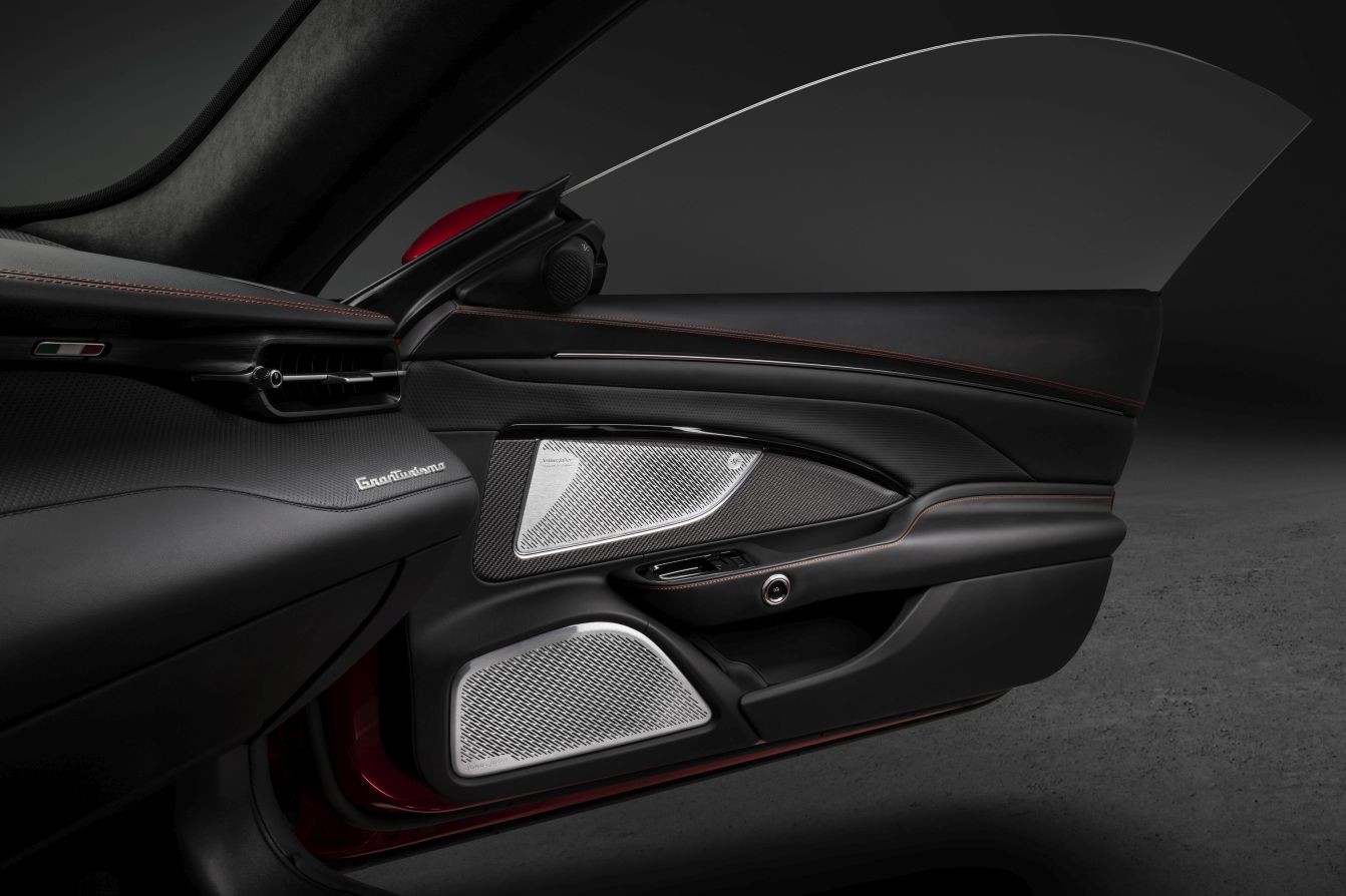 Maserati Granturismo photo 35