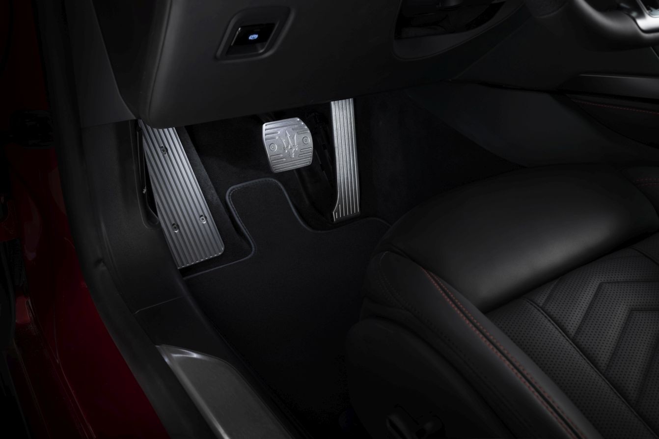 Maserati Granturismo photo 36