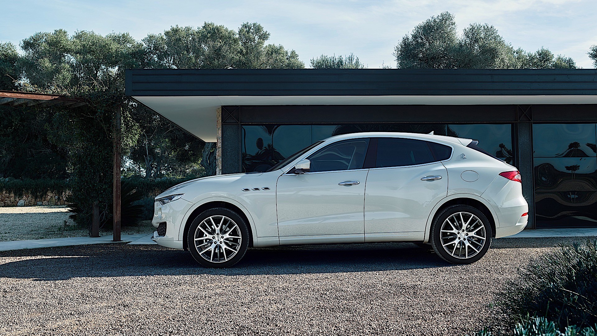 Maserati Levante photo 11