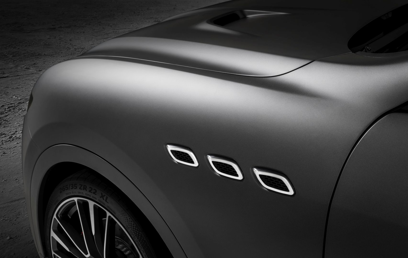 Maserati Levante photo 9