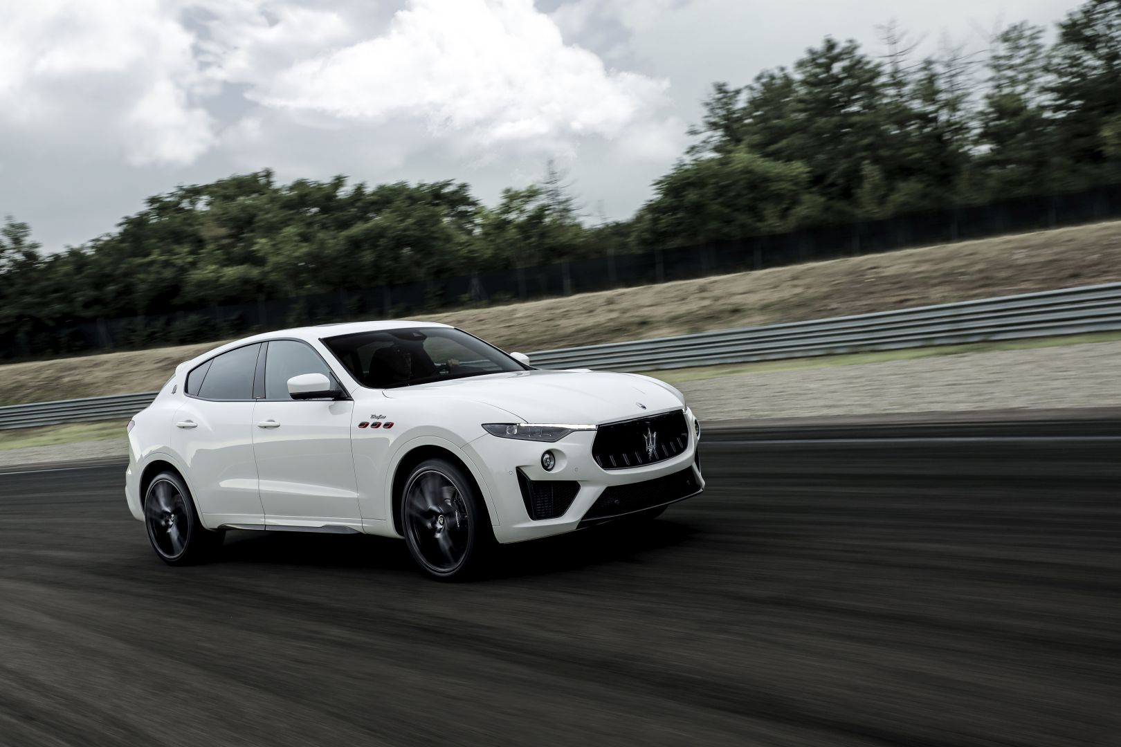 Maserati Levante photo 9