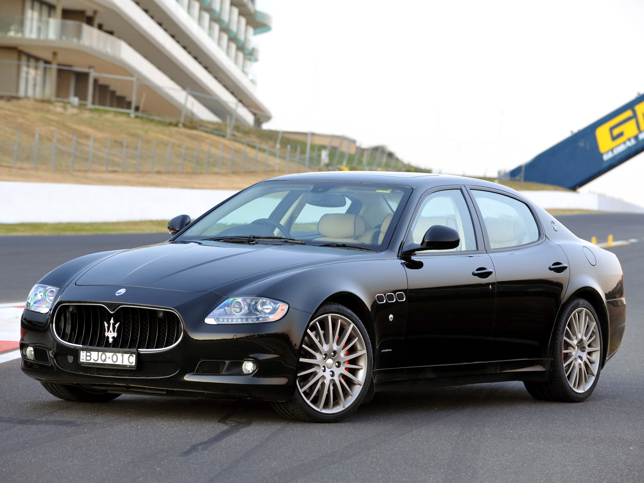 Maserati Quattroporte Sport Gt S photo 8