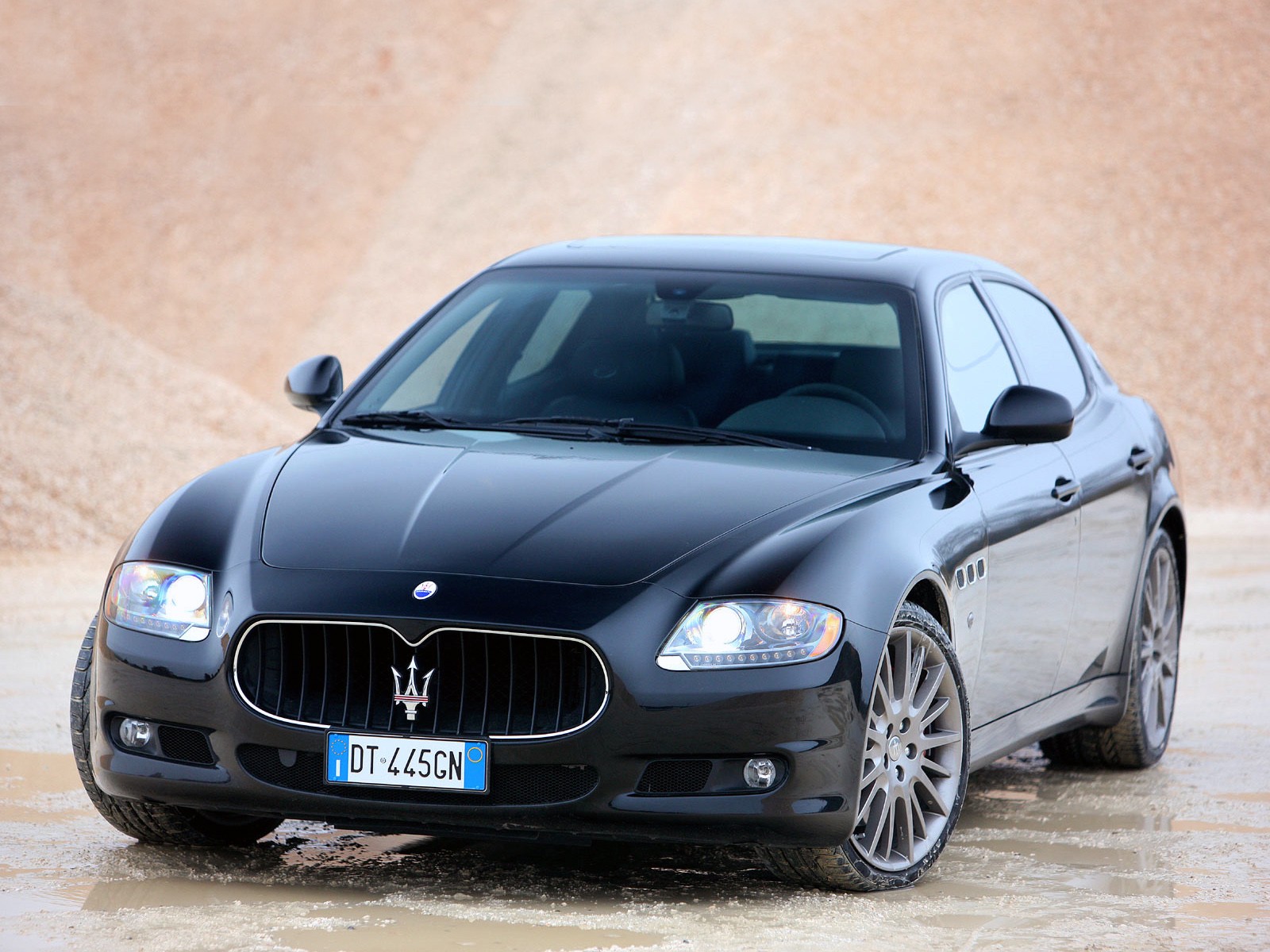 Maserati Quattroporte Sport Gt S photo 11