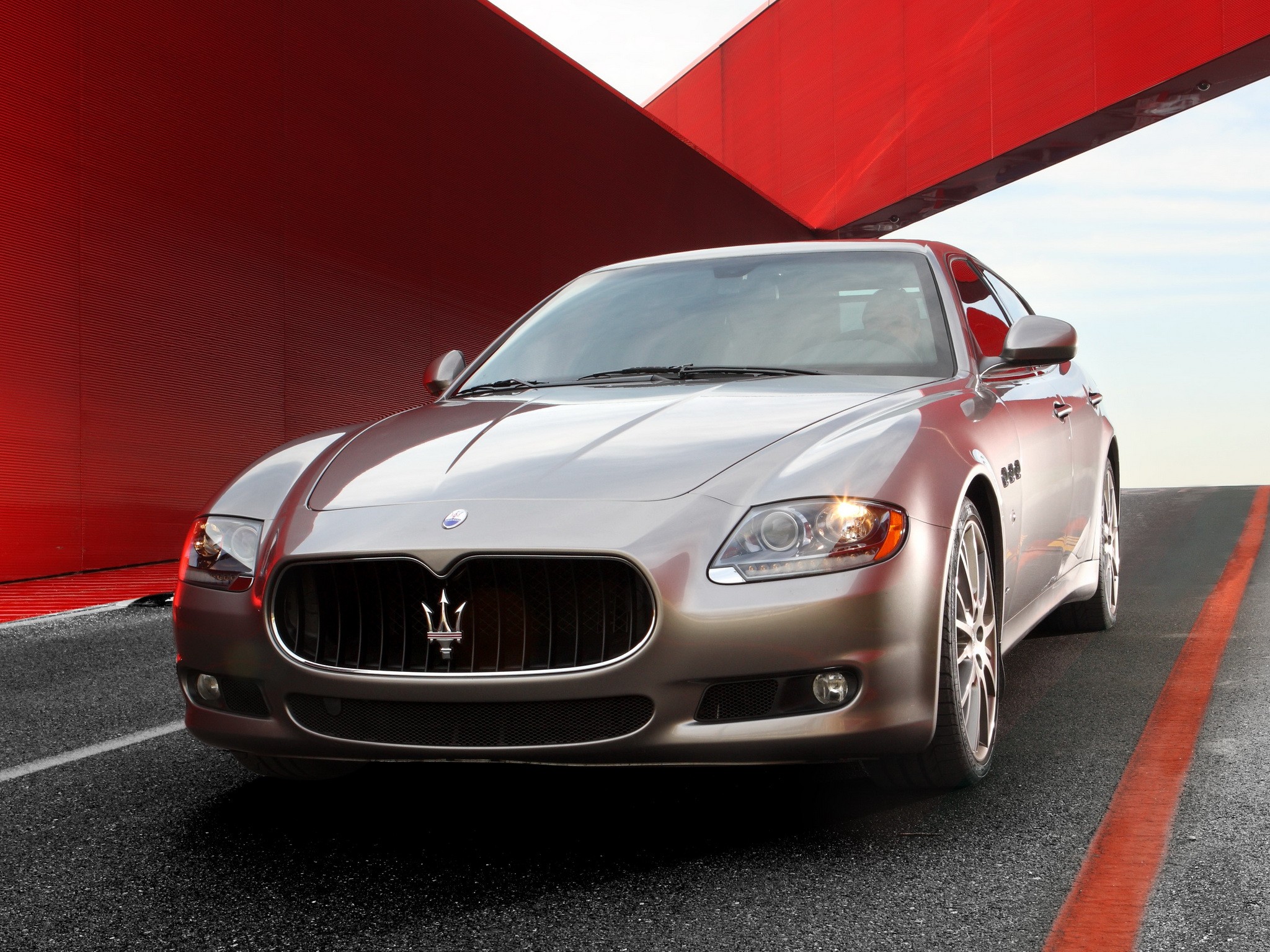 Maserati Quattroporte Sport Gt S photo 35