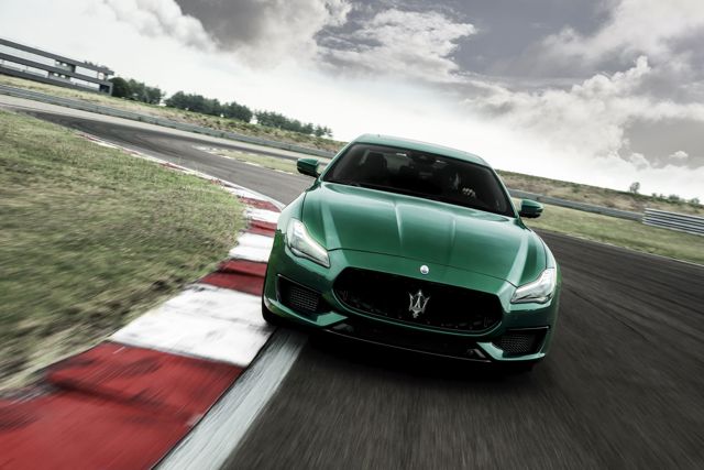 Maserati Quattroporte photo 7