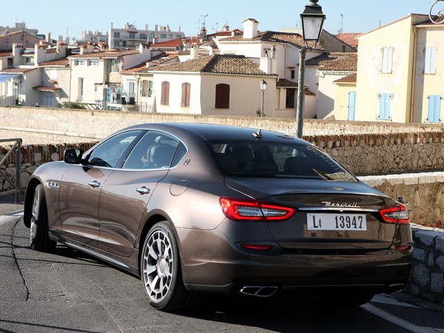 Maserati Quattroporte photo 11