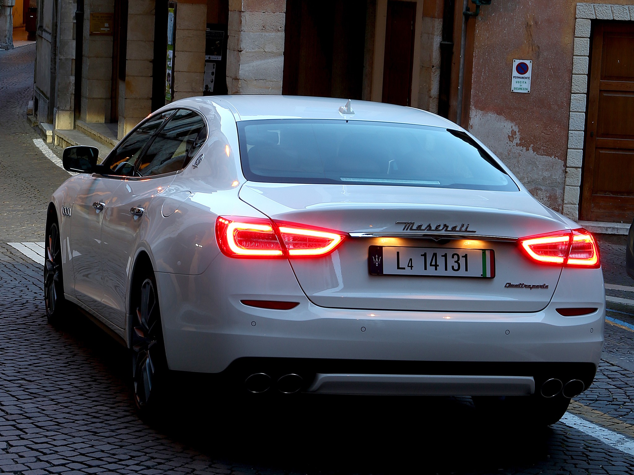 Maserati Quattroporte photo 20