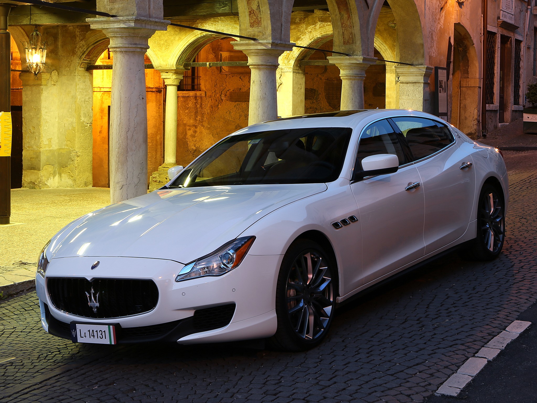 Maserati Quattroporte photo 21