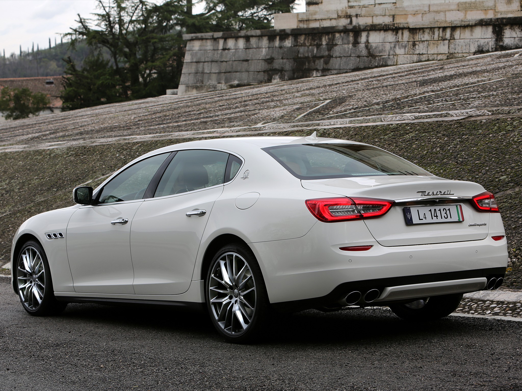 Maserati Quattroporte photo 27